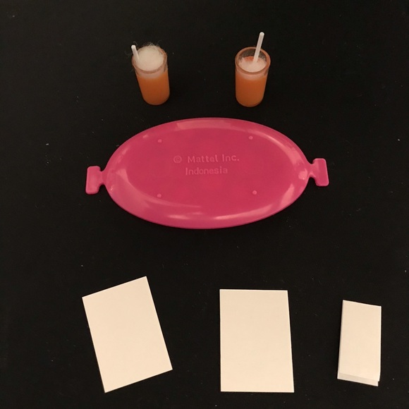 2008 Barbie Becky Most Mod Party Repro Tray & 2 Soda Party Invites Guest List - Picture 2 of 2